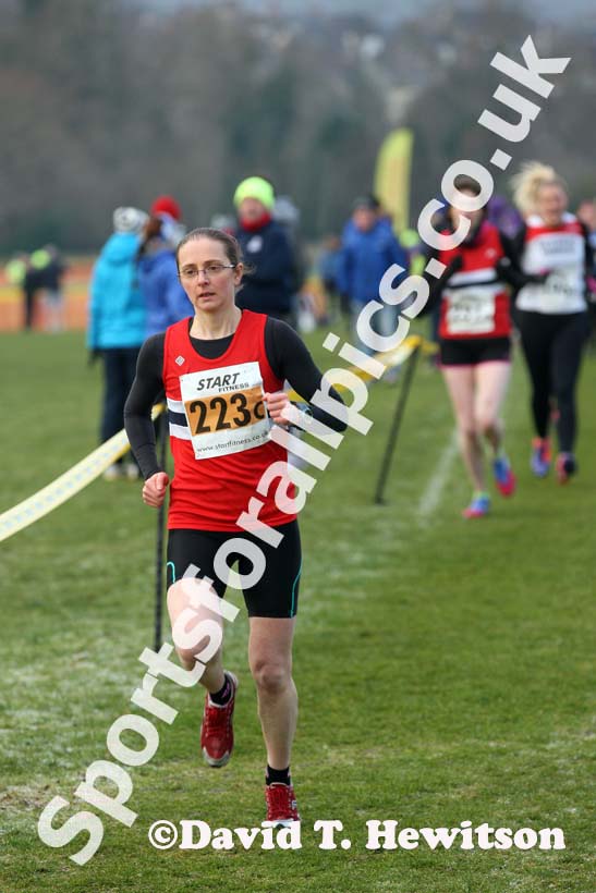 NSP 3rd leg in senior women Durham Cathedral Relays. Photo: David T. Hewitson/Sports for All Pics